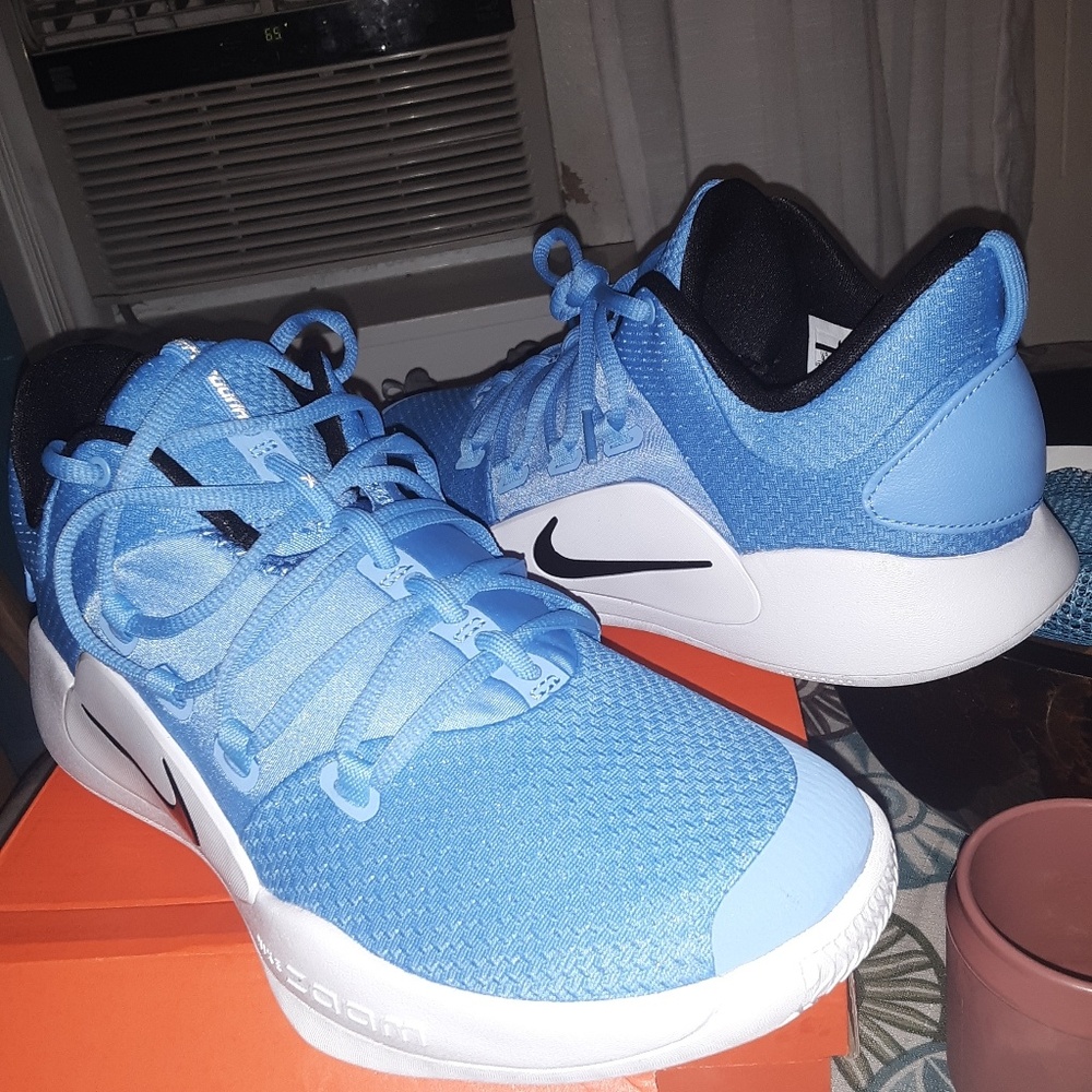HyperDunk x Low TB SNEAKERS  SIZE 9.5 MEN